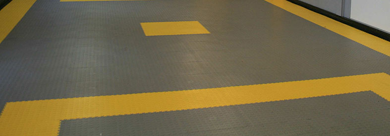 Grey and Yellow Diamond Plate Gym Flooring